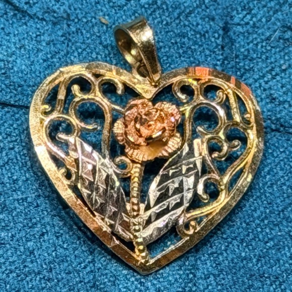 Jewelry - 10k Yellow Gold , white gold Heart Rose Pendant